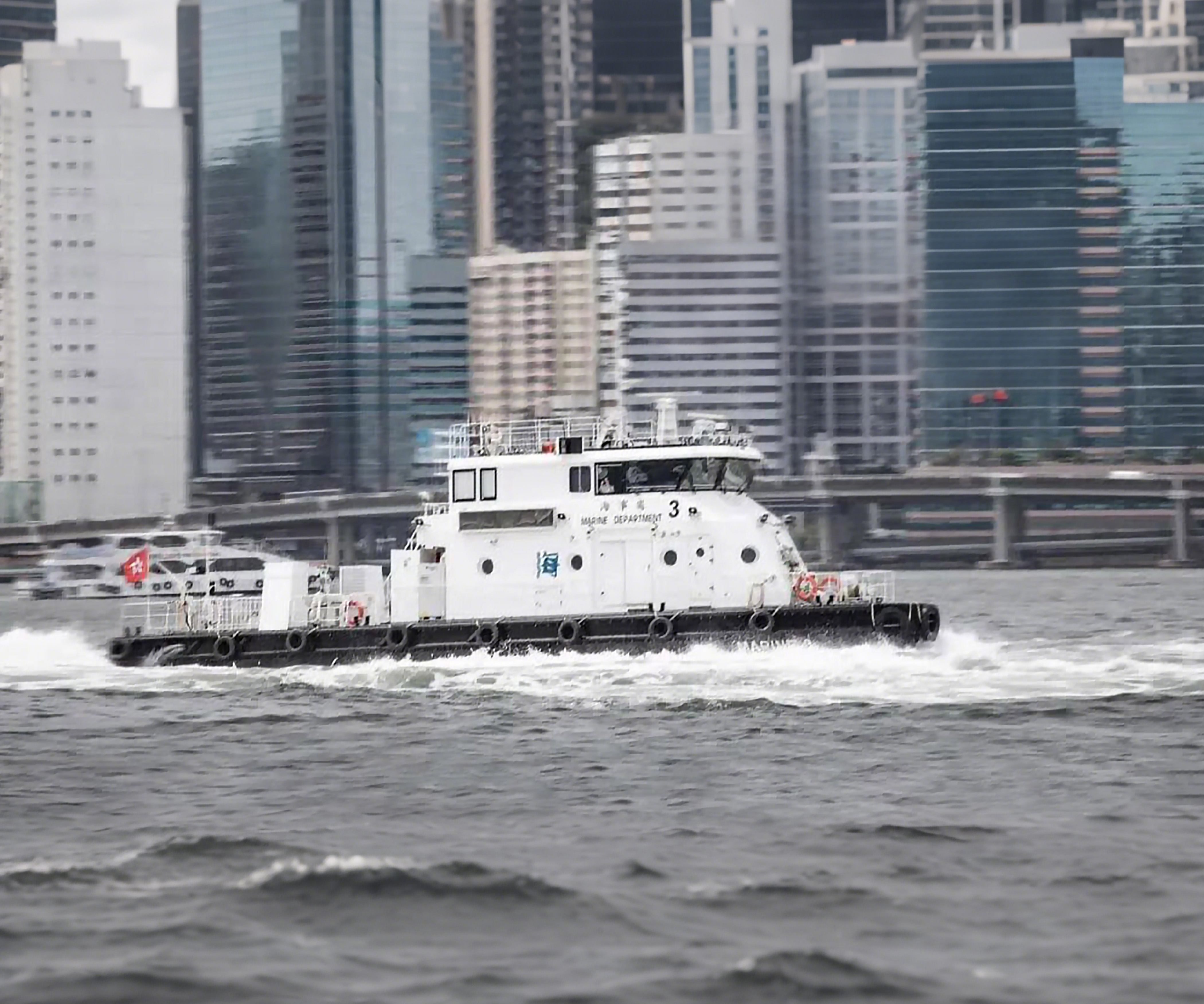 科技护航安全丨拉斯维加斯游戏科技混动巡逻艇亮相香港反恐演习